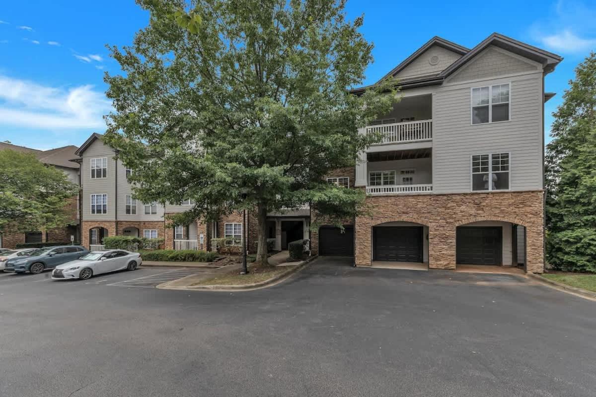 Upscale King 3BR Suite Mins to Downtown Raleigh