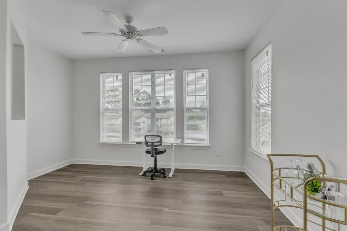 Upscale King 3BR Suite Mins to Downtown Raleigh