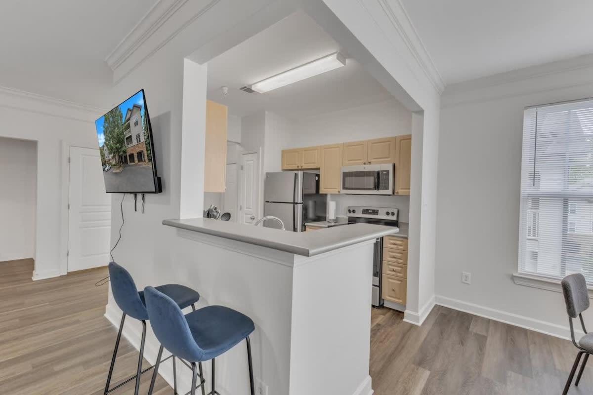 Upscale King 3BR Suite Mins to Downtown Raleigh