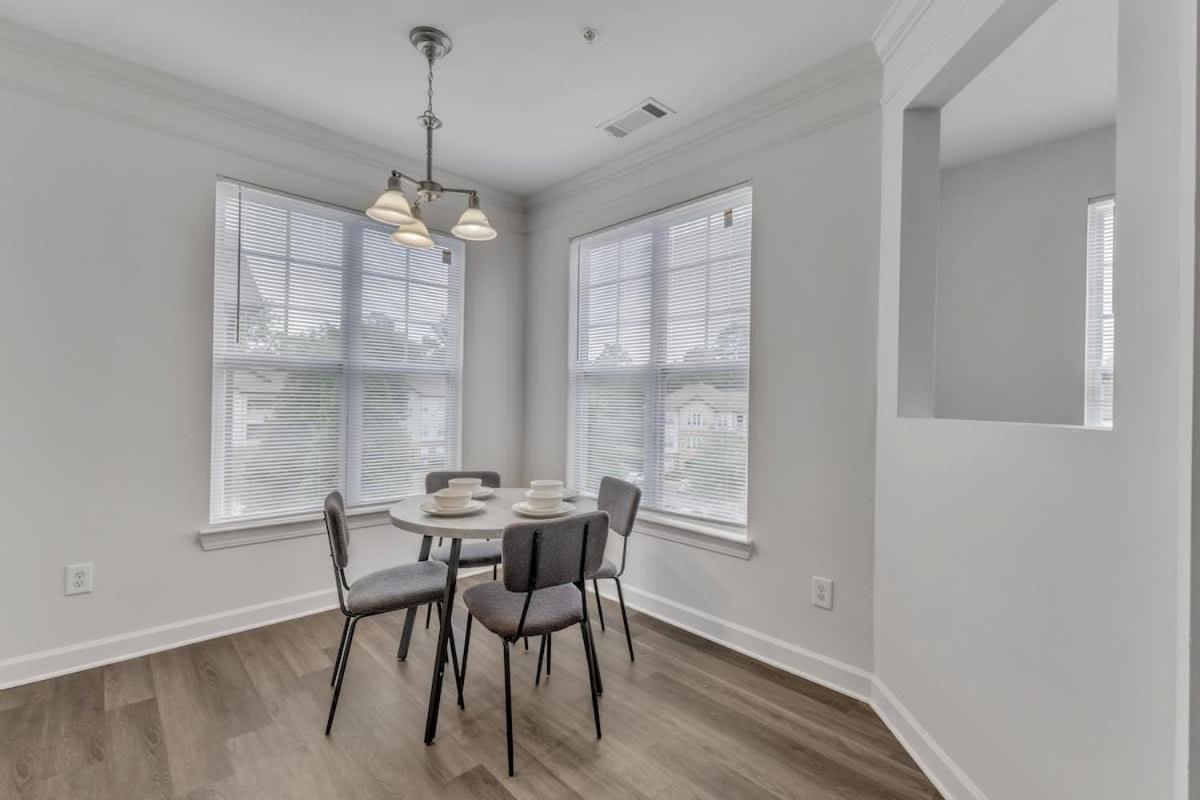 Upscale King 3BR Suite Mins to Downtown Raleigh