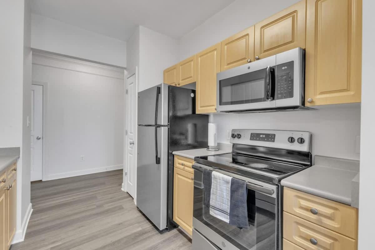 Upscale King 3BR Suite Mins to Downtown Raleigh