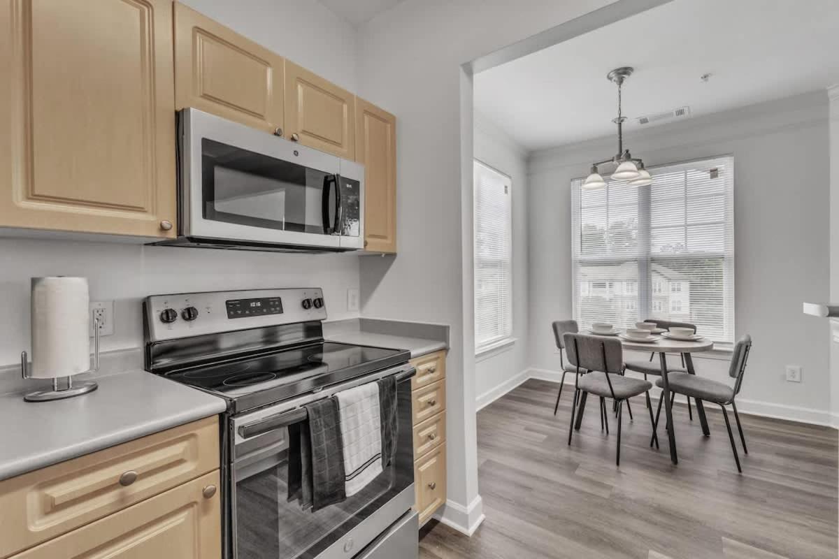 Upscale King 3BR Suite Mins to Downtown Raleigh