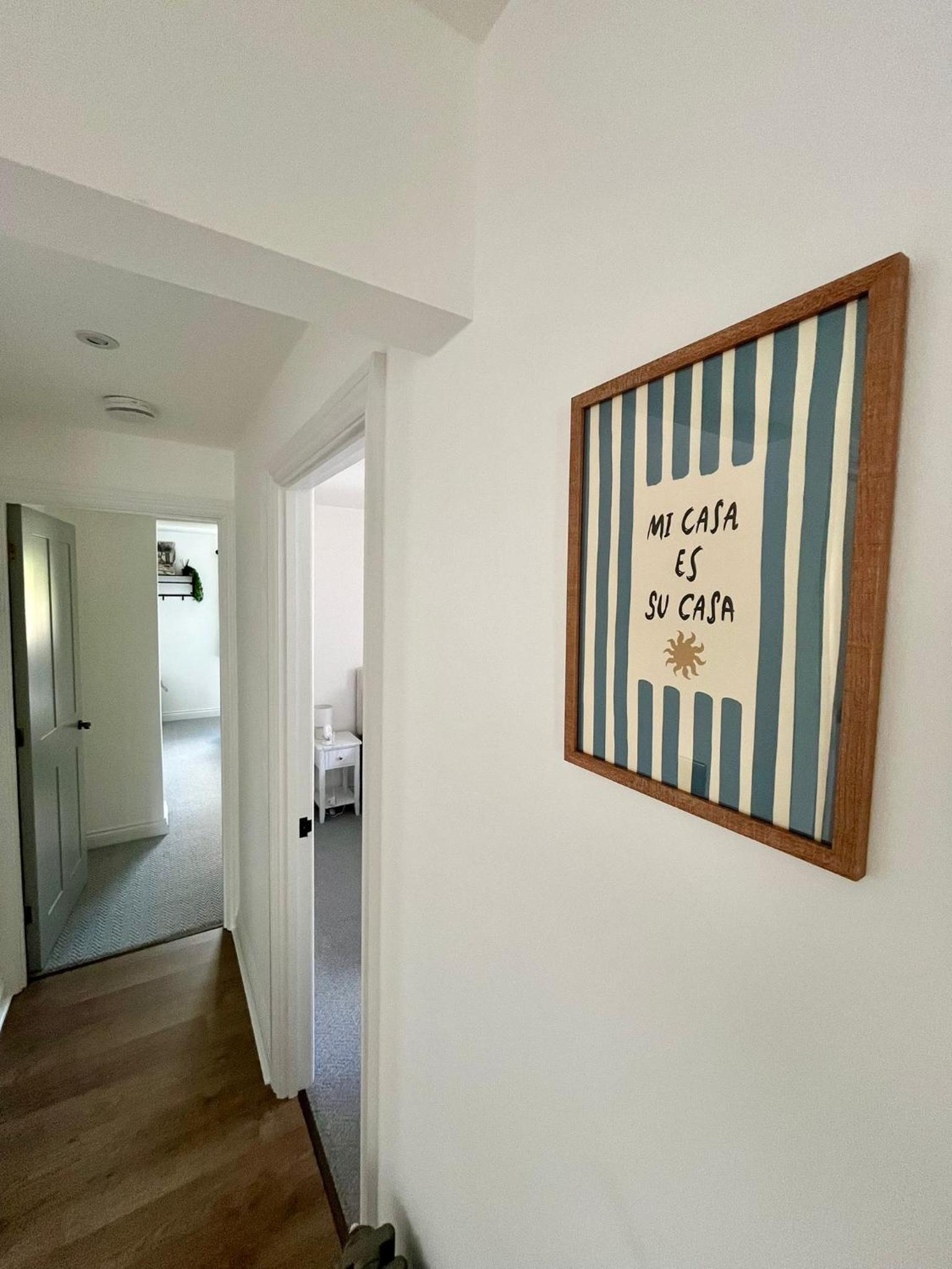 Olive Tree Brighton-Bright & Spacious 4 bedroom home with Garden & Free parking