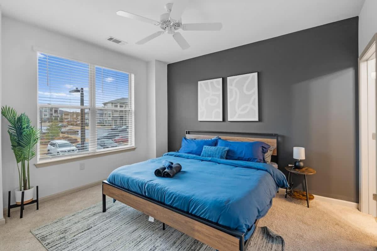 4BR King Bed Luxe Amenities Airport