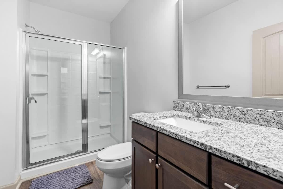 4BR King Bed Luxe Amenities Airport