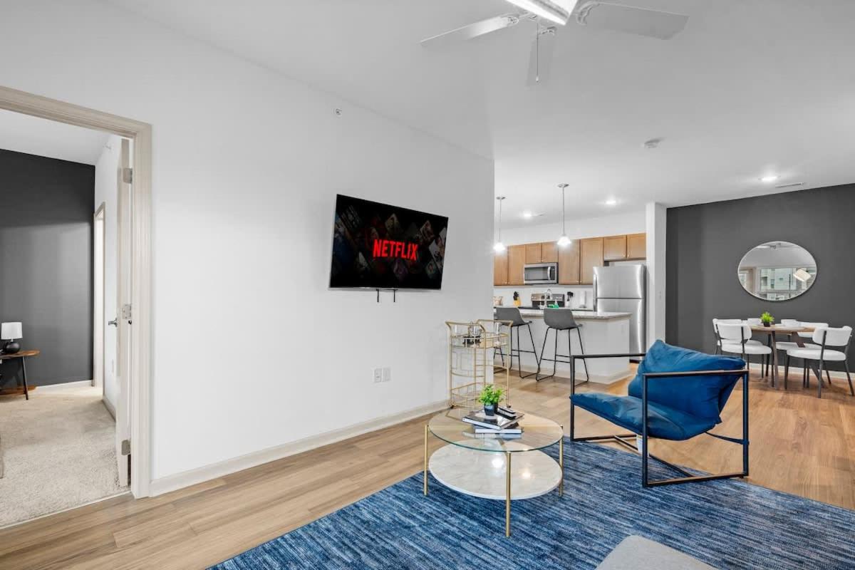 4BR King Bed Luxe Amenities Airport