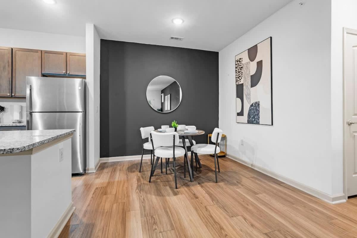 4BR King Bed Luxe Amenities Airport
