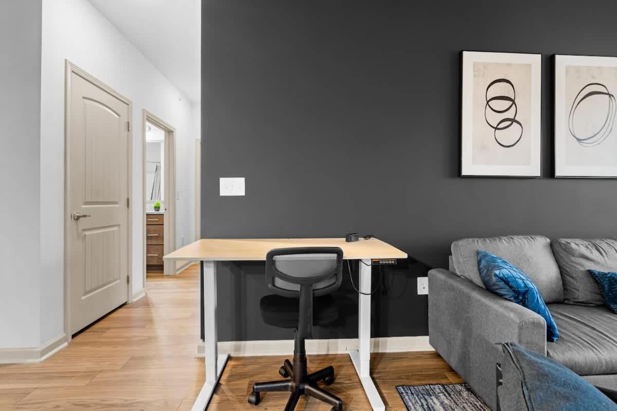 4BR King Bed Luxe Amenities Airport