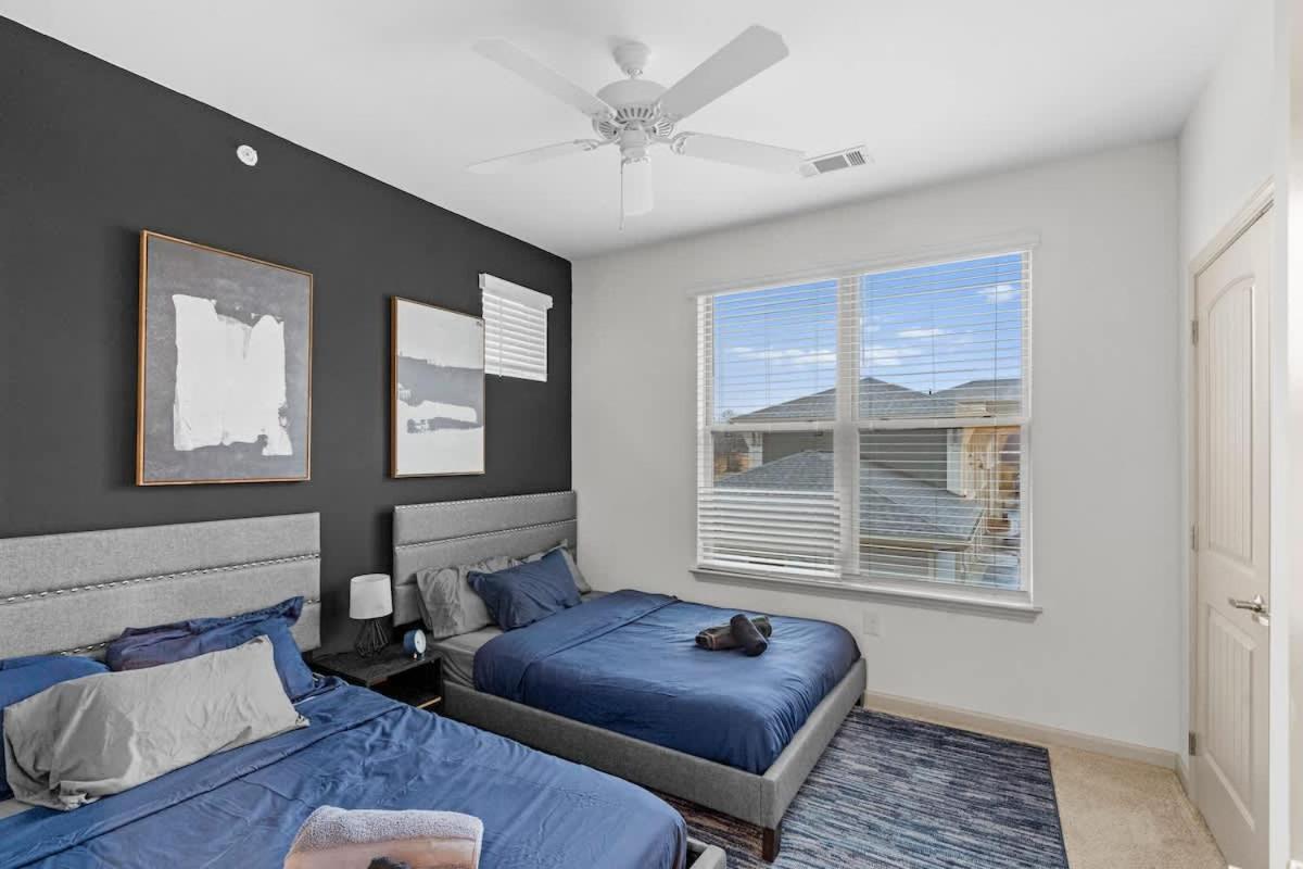 4BR King Bed Luxe Amenities Airport