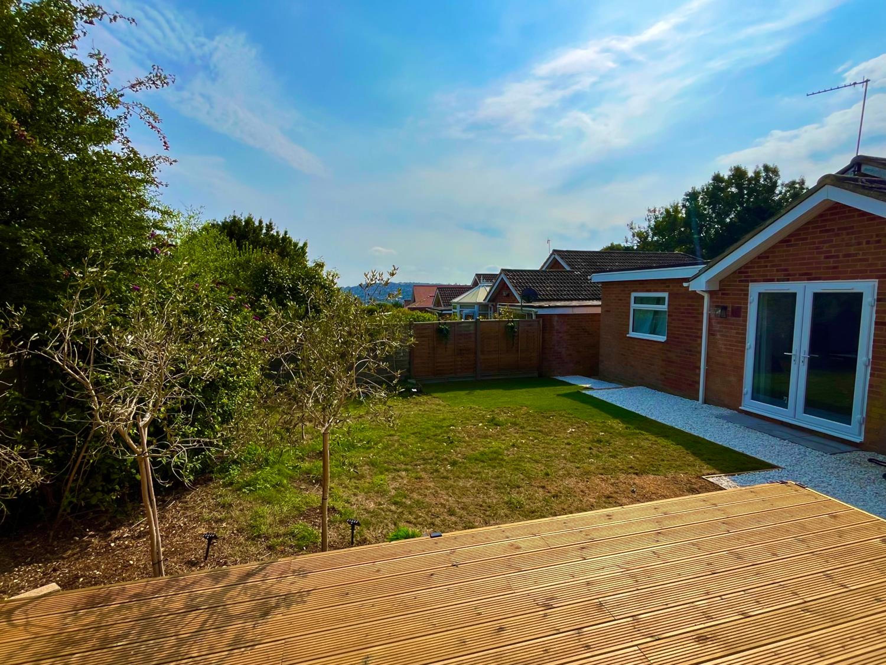 Olive Tree Brighton-Bright & Spacious 4 bedroom home with Garden & Free parking
