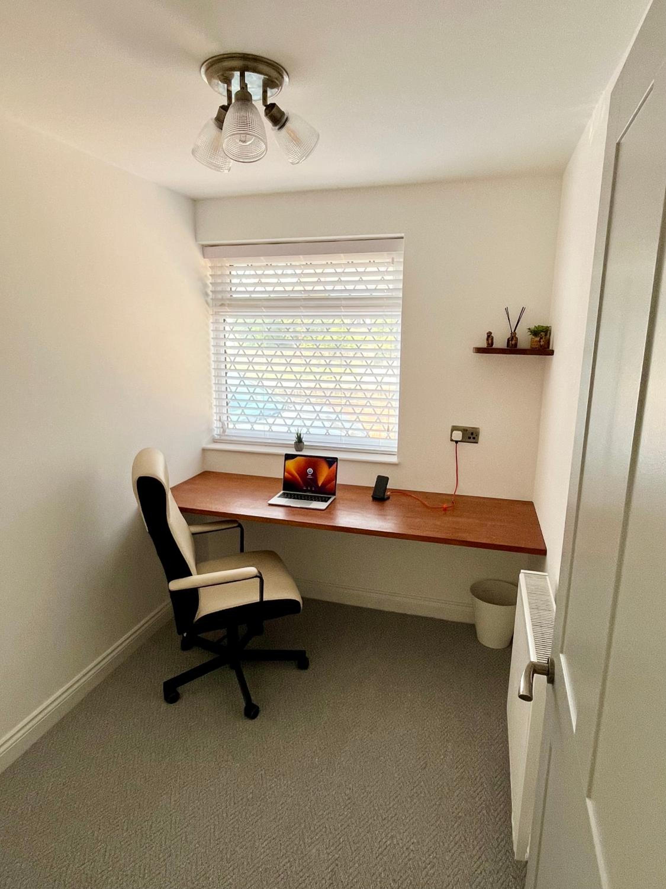 Olive Tree Brighton-Bright & Spacious 4 bedroom home with Garden & Free parking