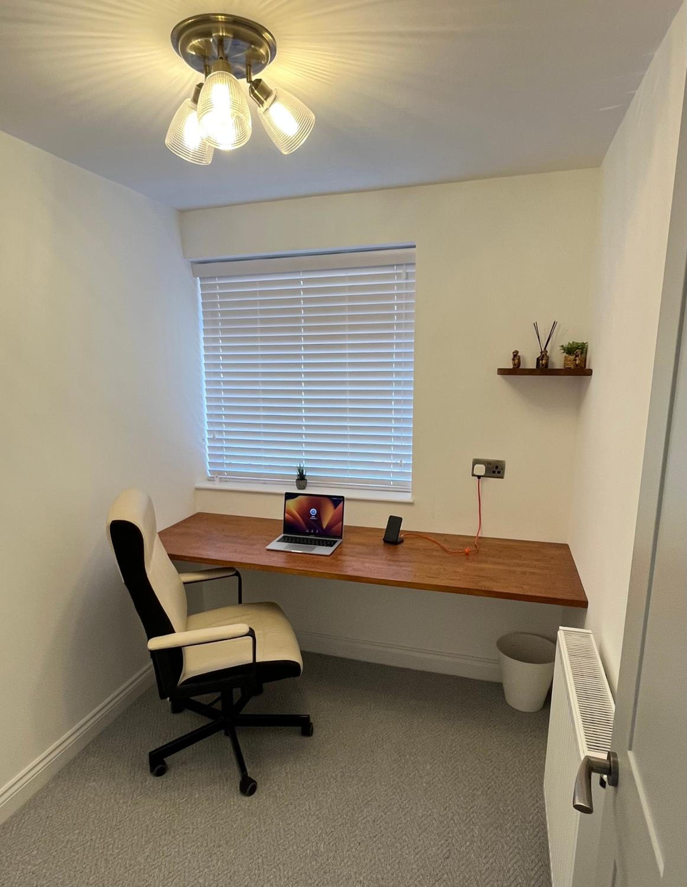 Olive Tree Brighton-Bright & Spacious 4 bedroom home with Garden & Free parking