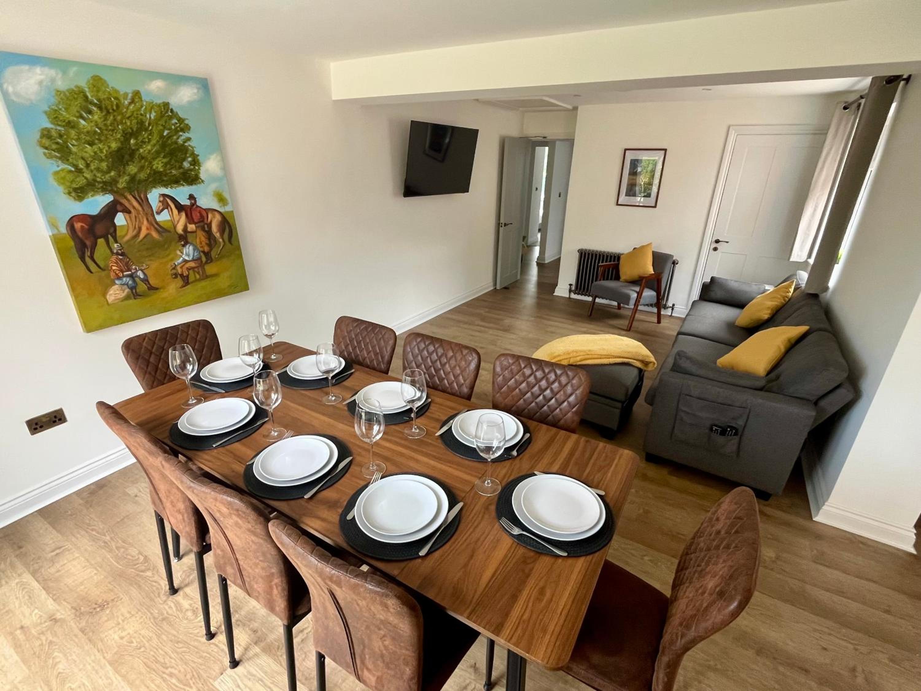 Olive Tree Brighton-Bright & Spacious 4 bedroom home with Garden & Free parking