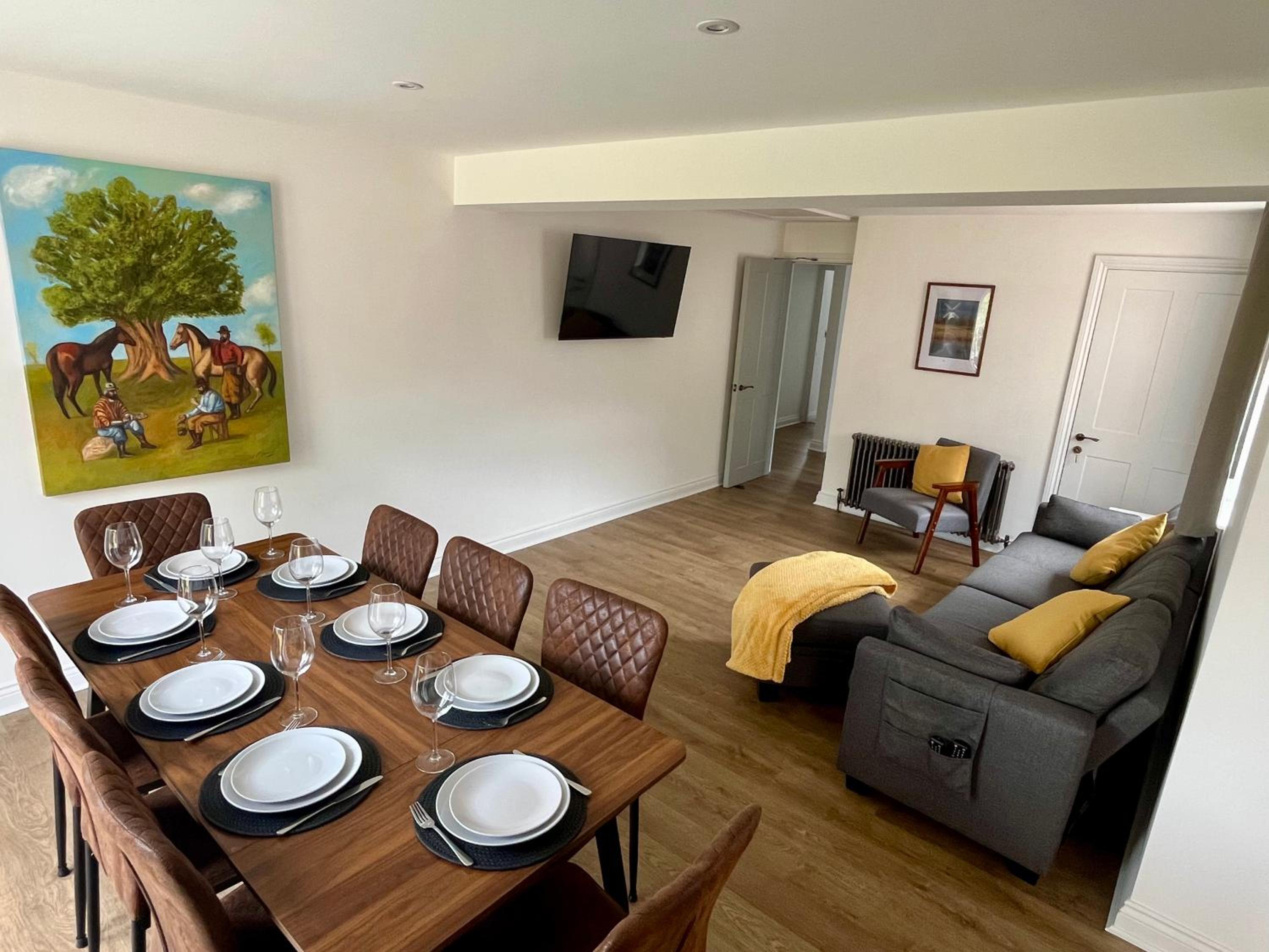 Olive Tree Brighton-Bright & Spacious 4 bedroom home with Garden & Free parking