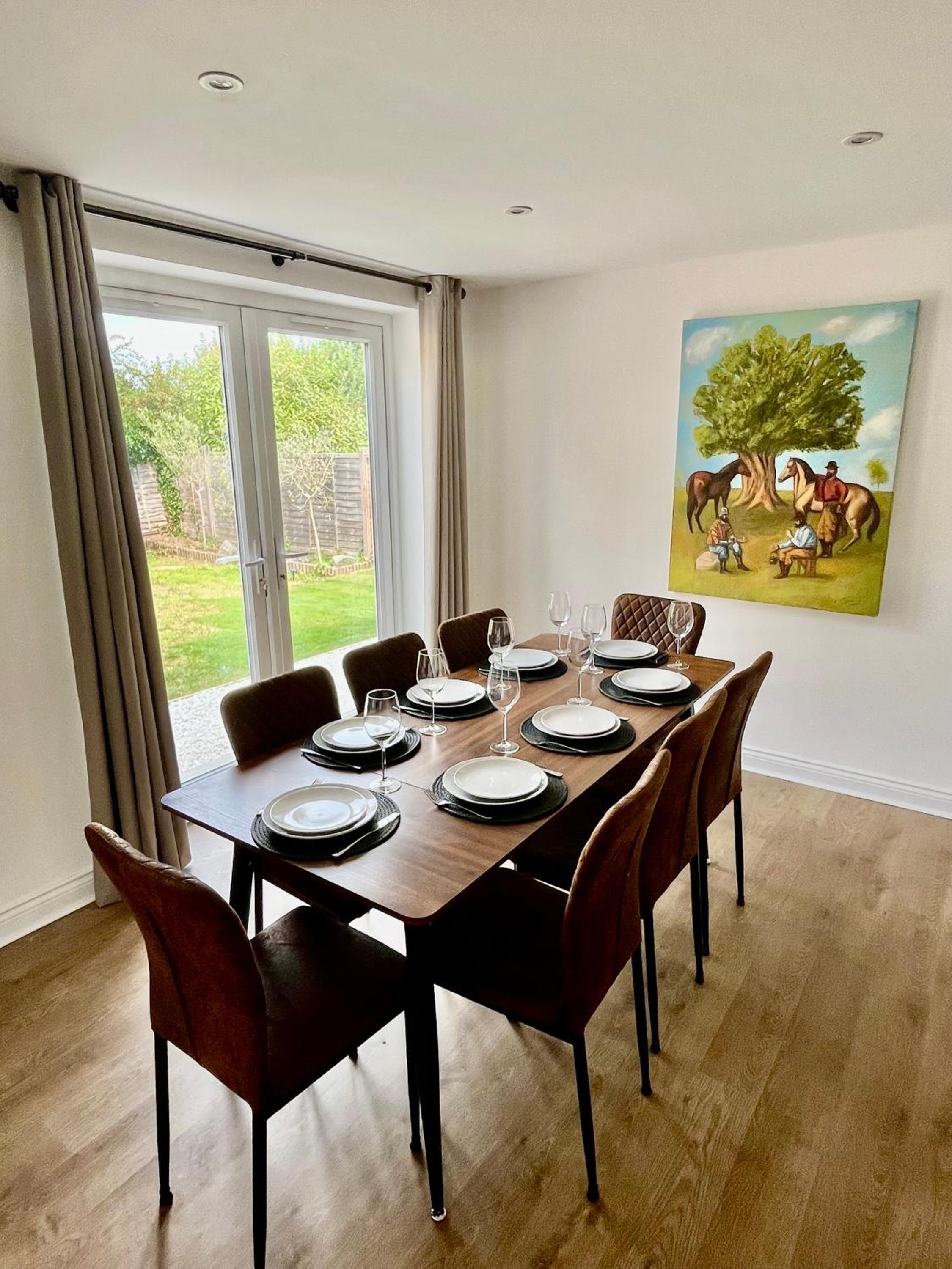 Olive Tree Brighton-Bright & Spacious 4 bedroom home with Garden & Free parking