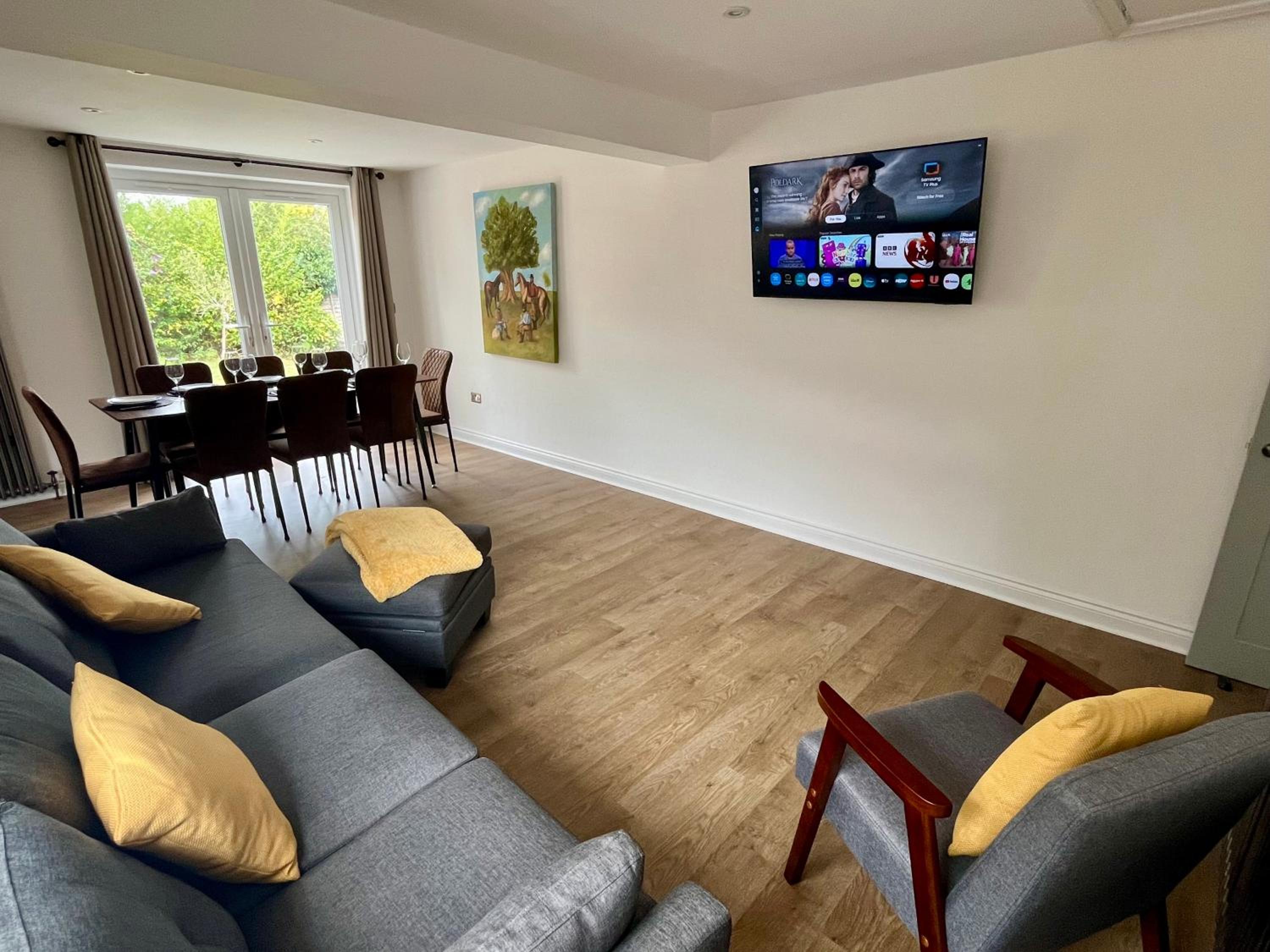 Olive Tree Brighton-Bright & Spacious 4 bedroom home with Garden & Free parking