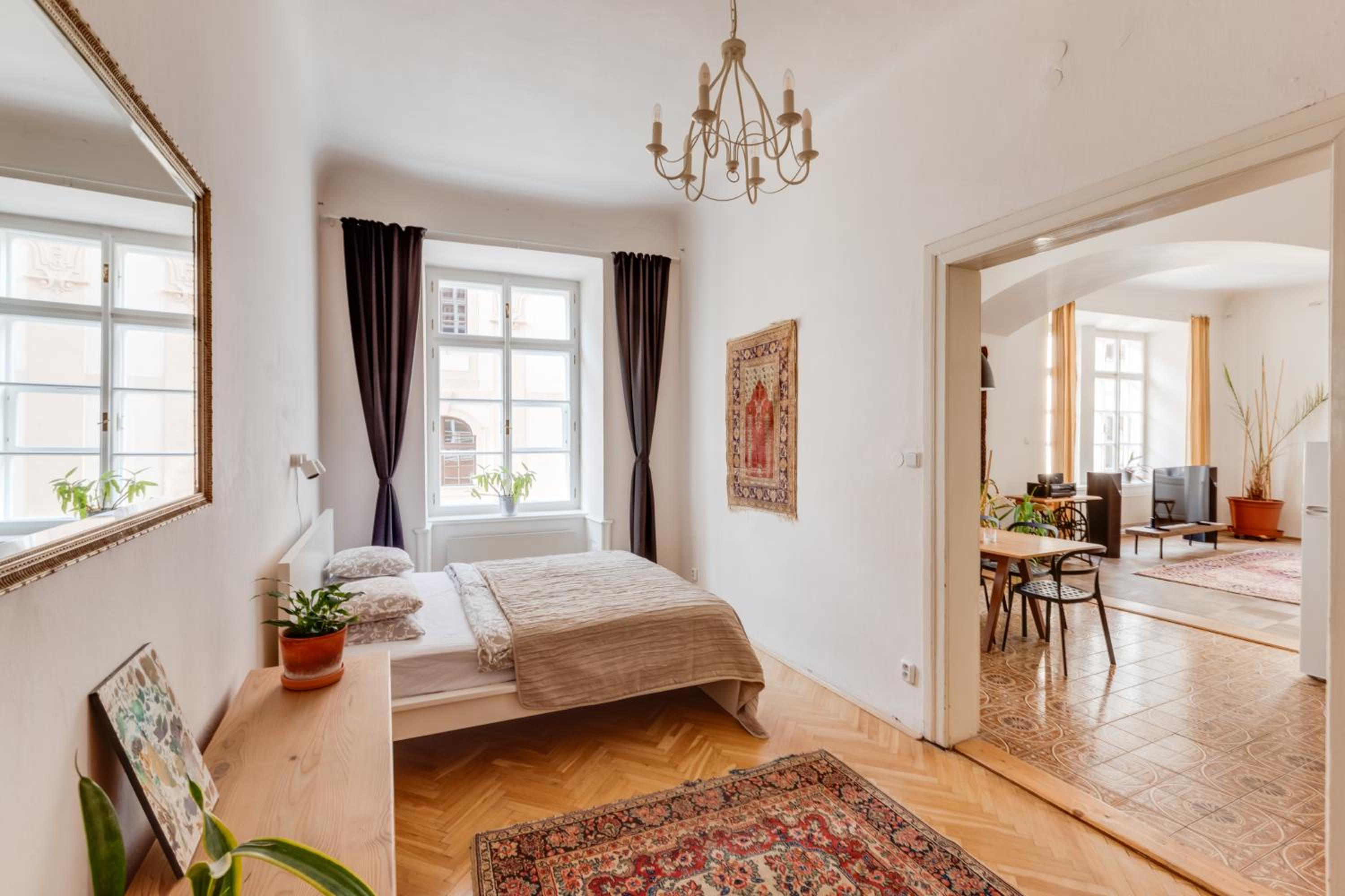 Old Town Magical Stay Comfy 2BDR Historic House