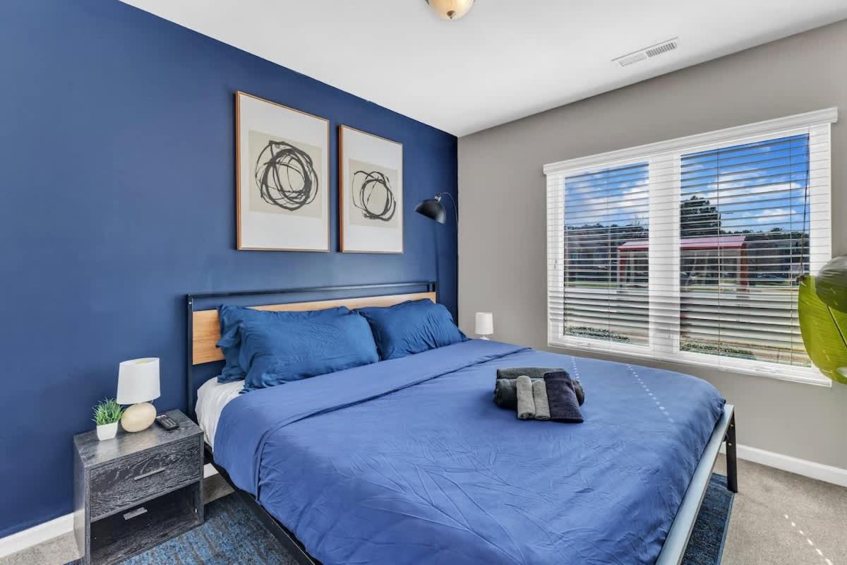 3BR Townhouse King Bed Garage Near NC State