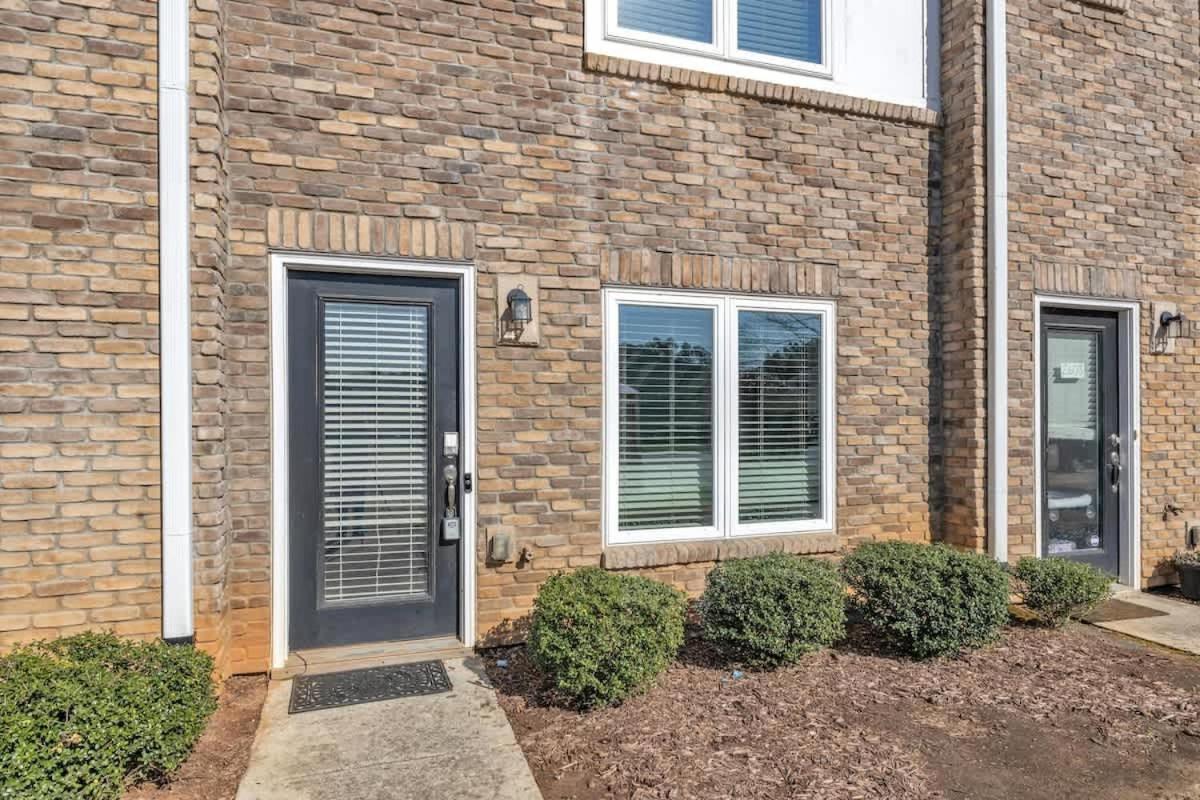 3BR Townhouse King Bed Garage Near NC State