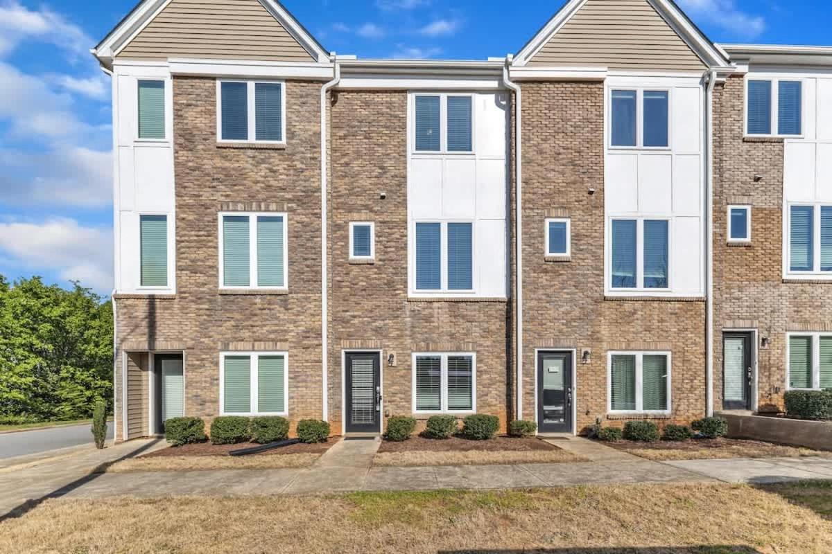3BR Townhouse King Bed Garage Near NC State