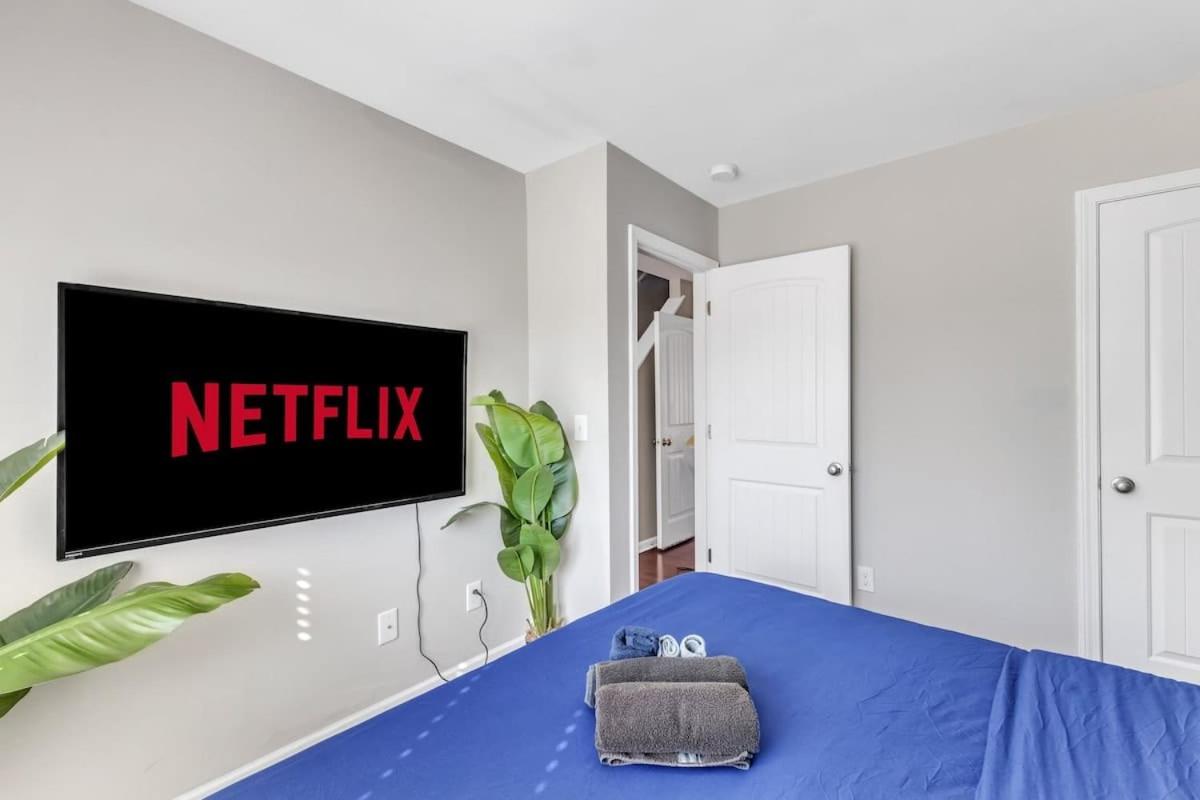 3BR Townhouse King Bed Garage Near NC State