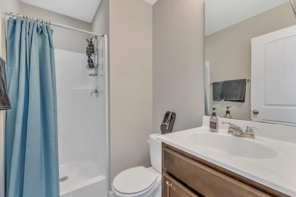 3BR Townhouse King Bed Garage Near NC State