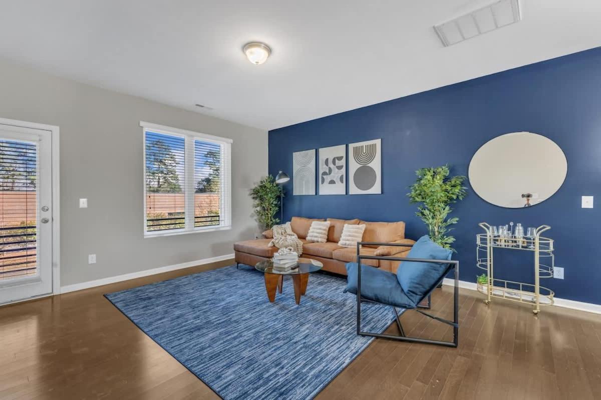 3BR Townhouse King Bed Garage Near NC State