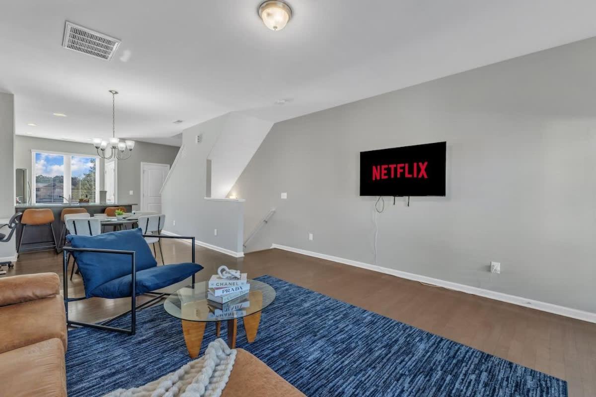 3BR Townhouse King Bed Garage Near NC State