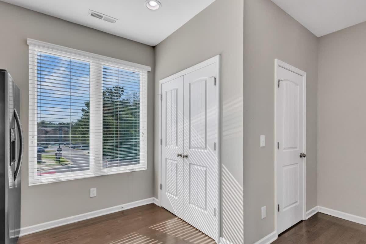 3BR Townhouse King Bed Garage Near NC State