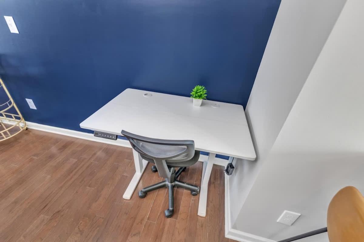3BR Townhouse King Bed Garage Near NC State