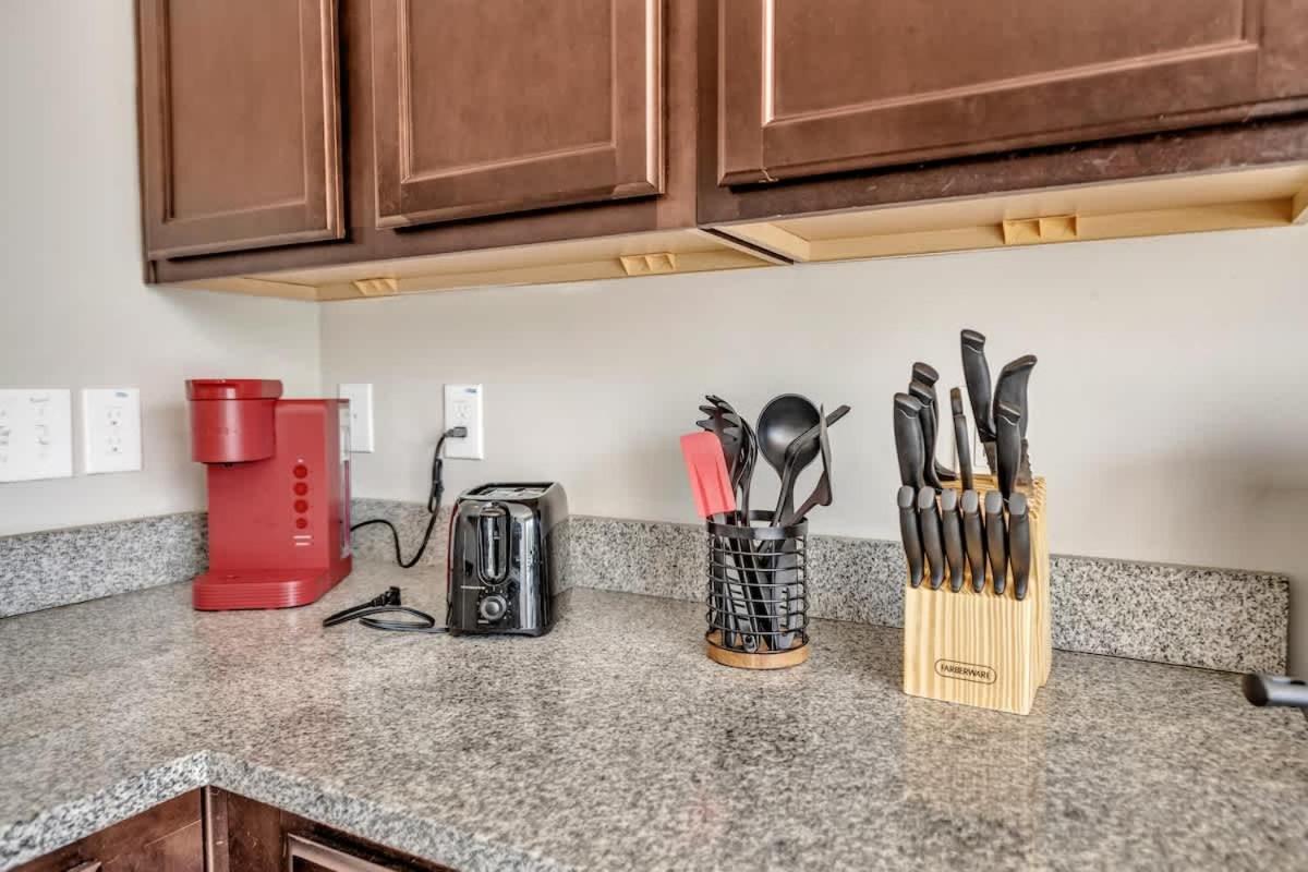 3BR Townhouse King Bed Garage Near NC State