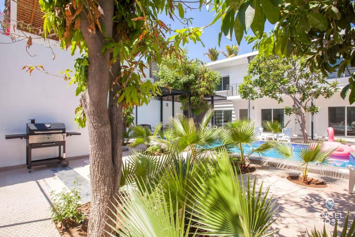 Cozy Stay with Pool BBQ Steps from Hotspots