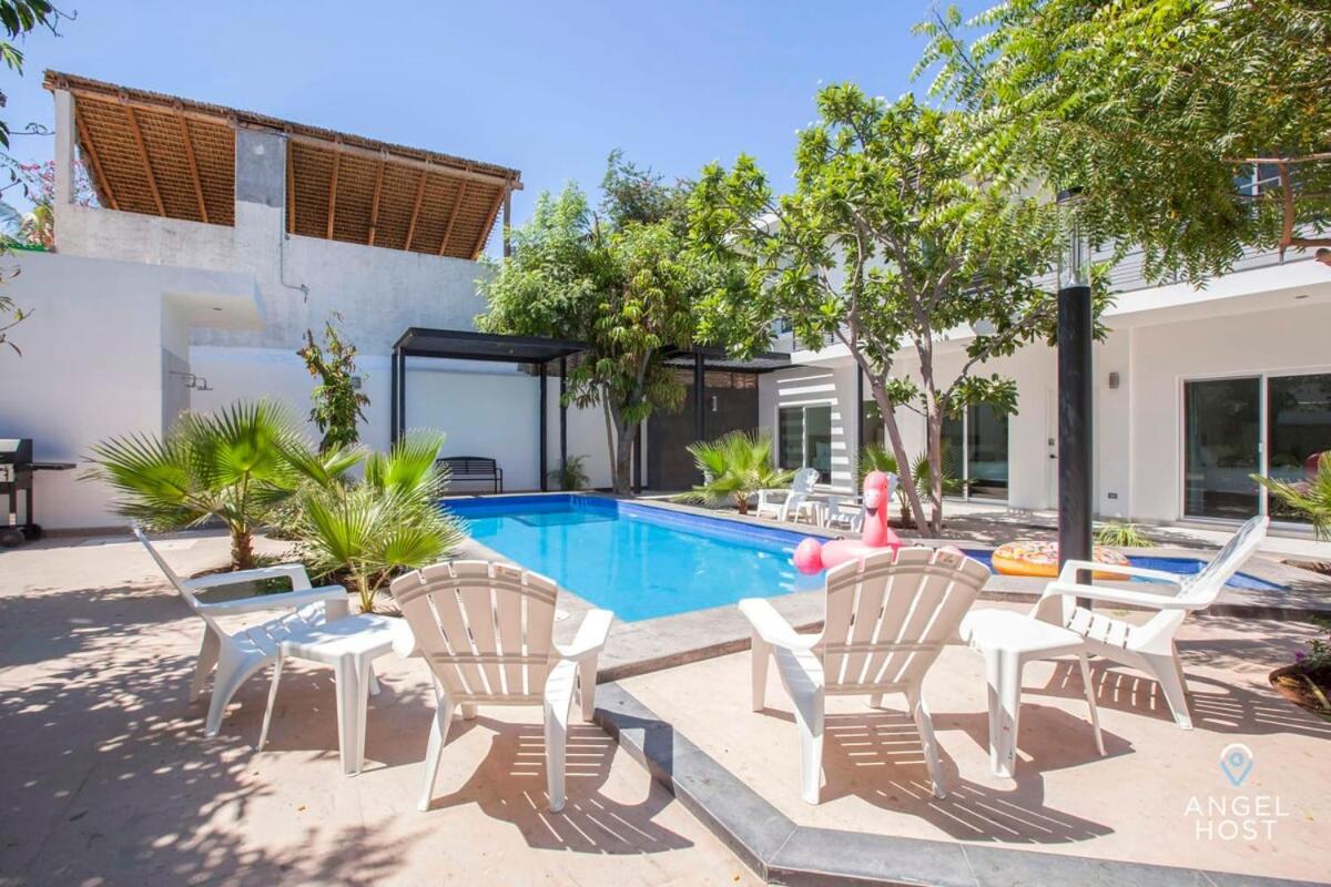 Cozy Stay with Pool BBQ Steps from Hotspots