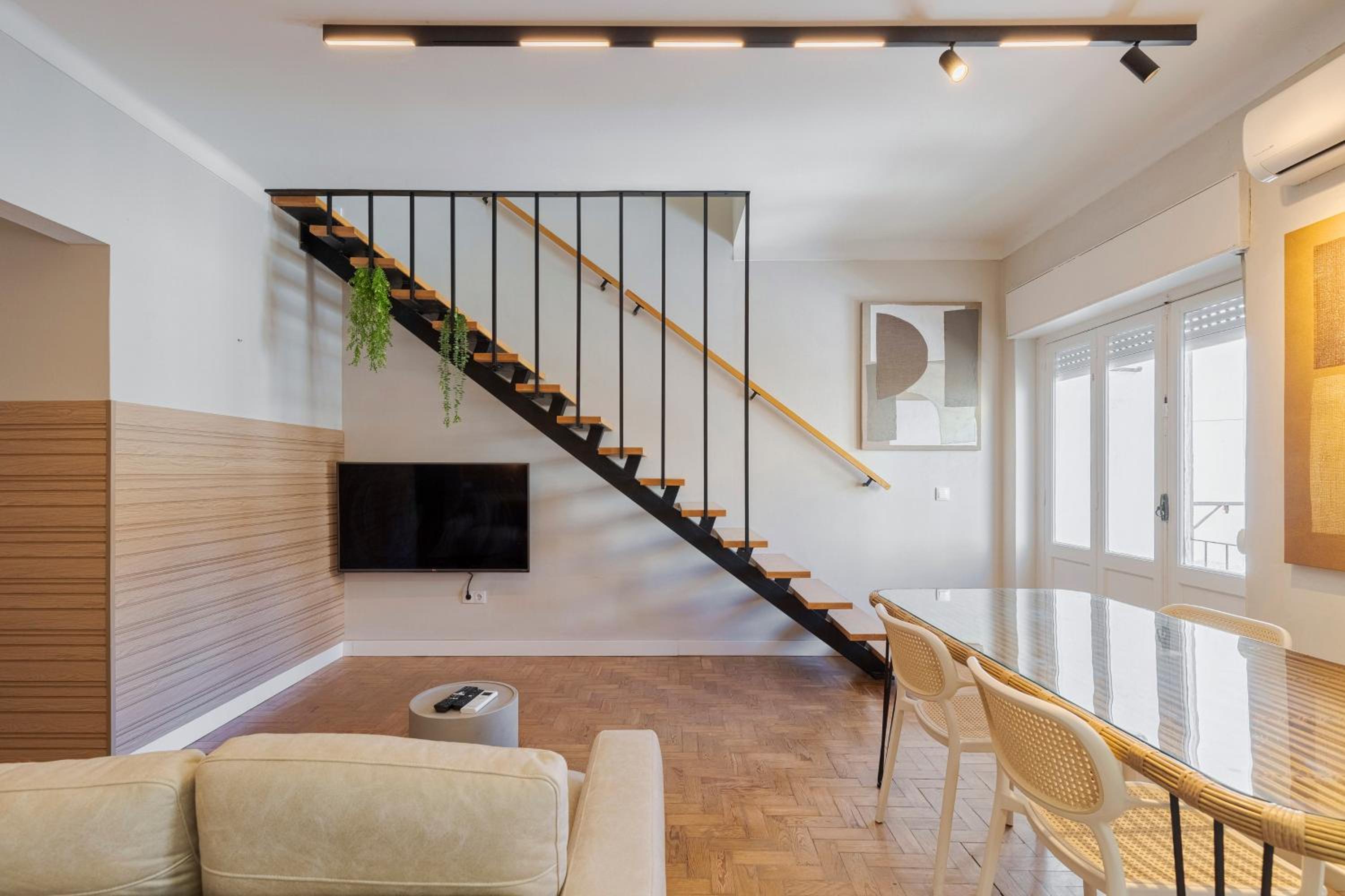 Guya Apartment