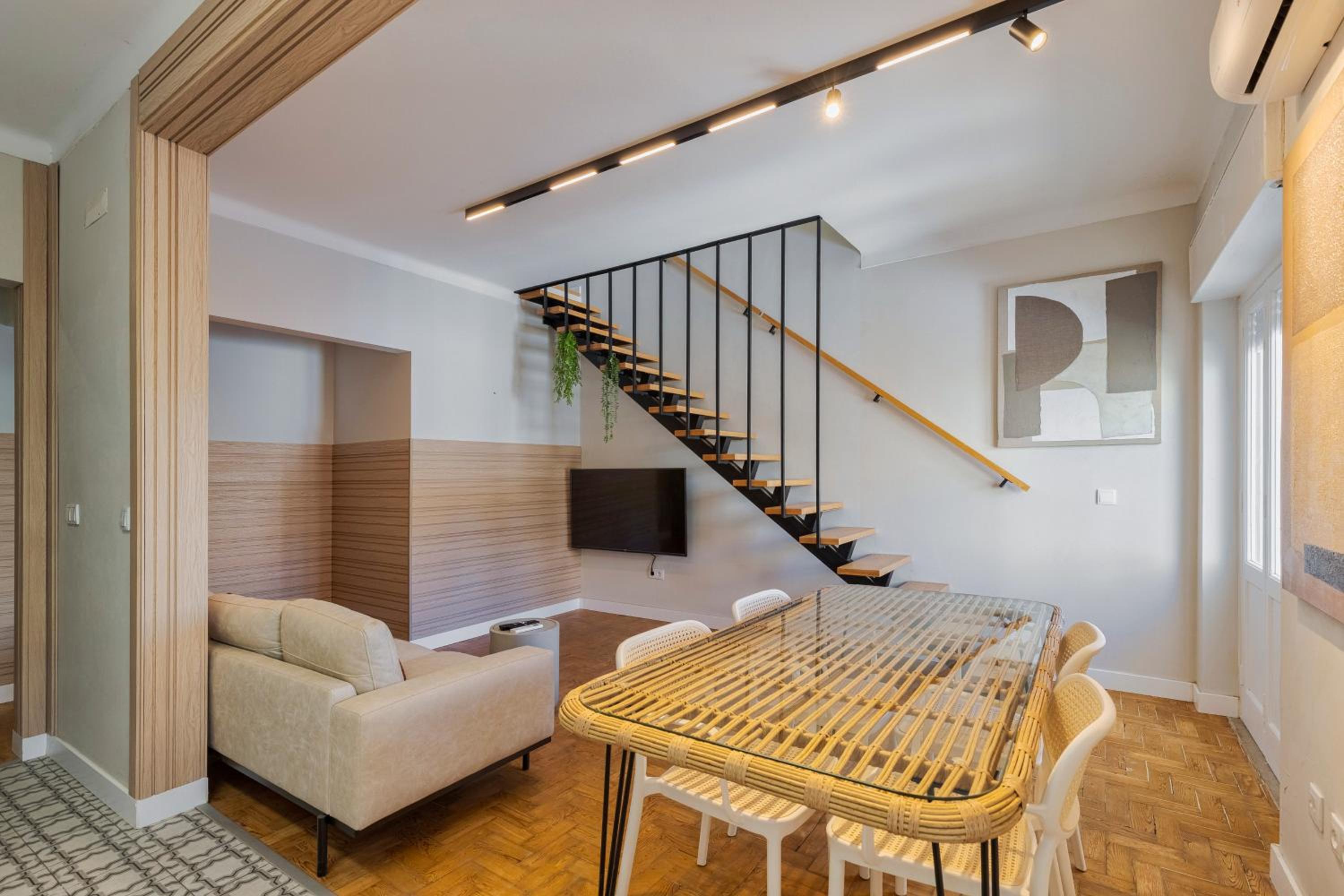 Guya Apartment