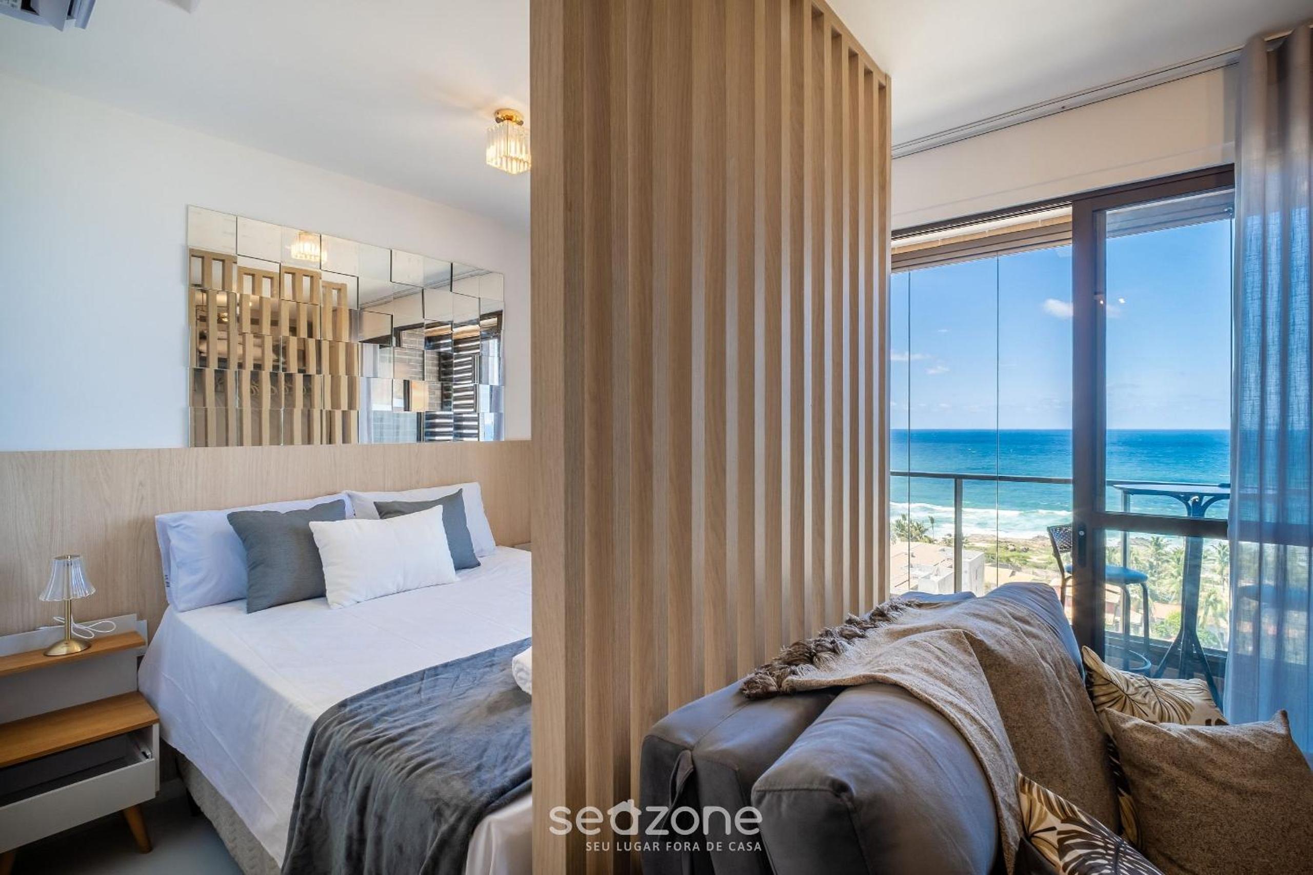 Stay just steps from Itapuã beach, with pool and gym - RGF