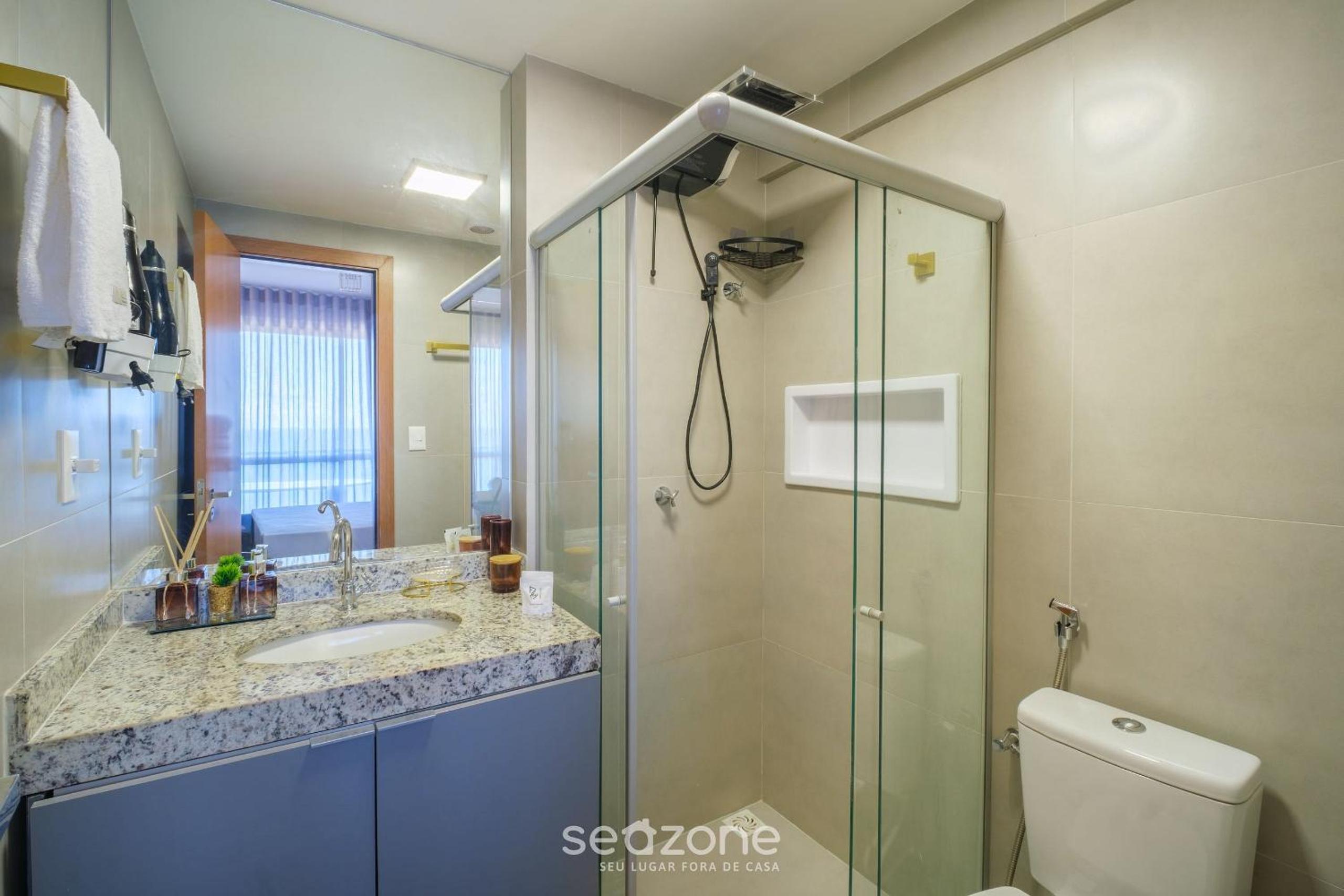 Stay just steps from Itapuã beach, with pool and gym - RGF