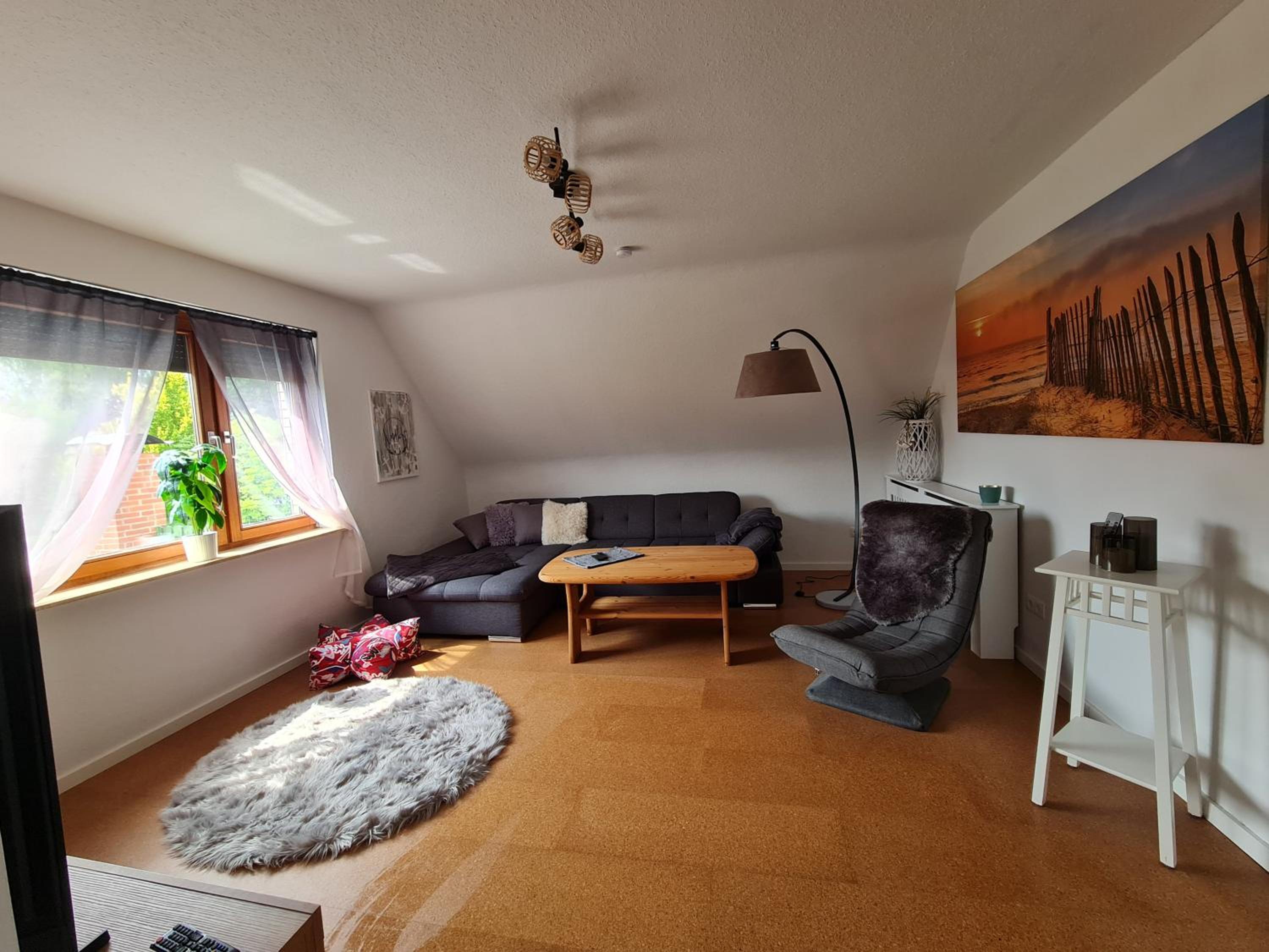 Große 4-Personen-Wohnung mit 3 Schlafzimmern & Parkplatz ruhig gelegen