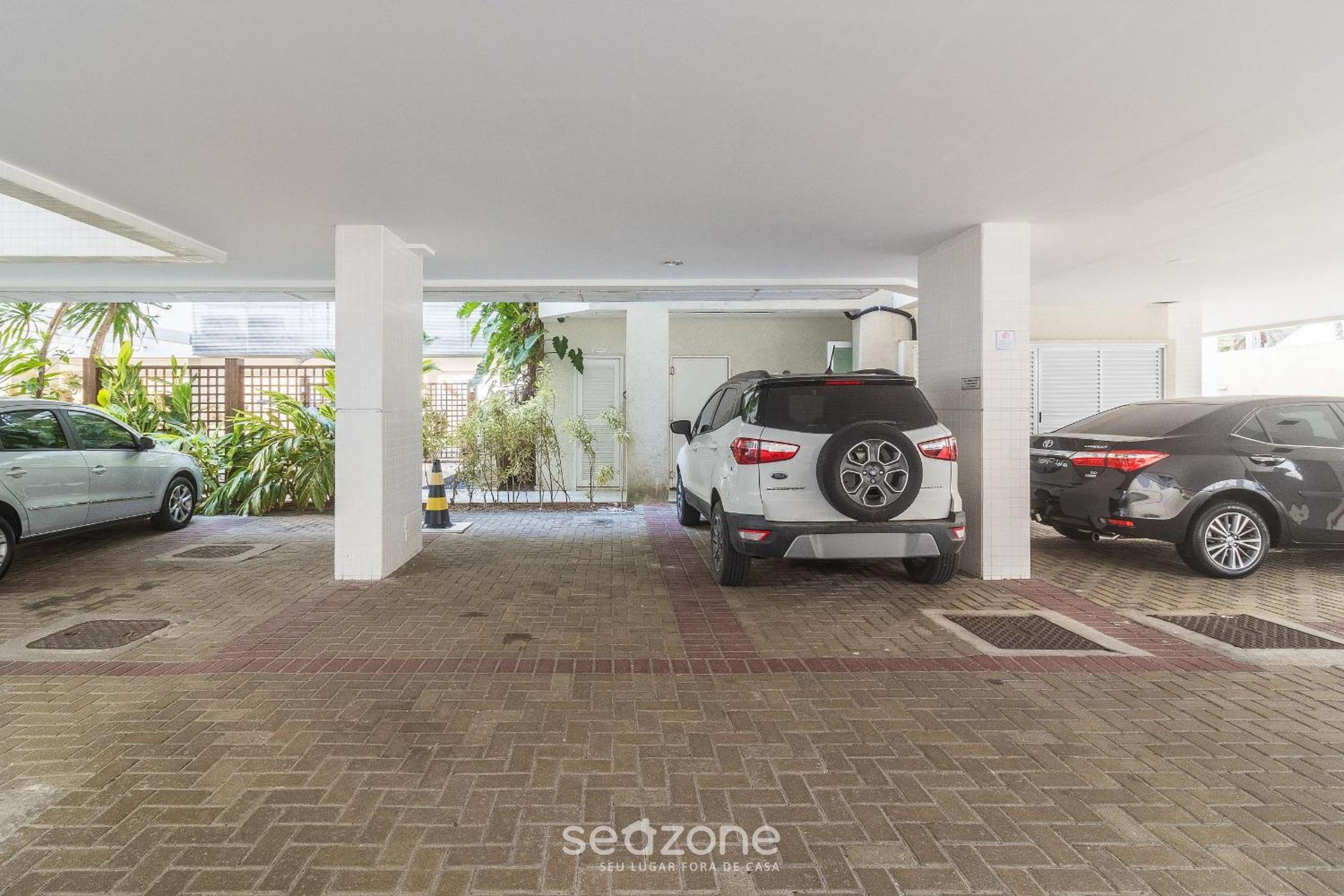 1 Bedroom Apartment in Oceanfront Condo MNDA0217