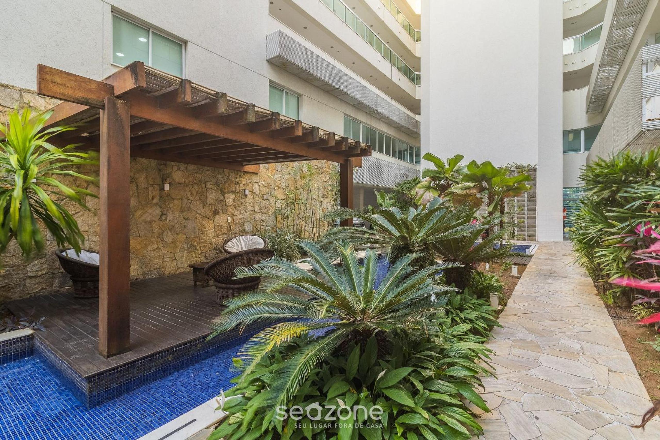 1 Bedroom Apartment in Oceanfront Condo MNDA0217