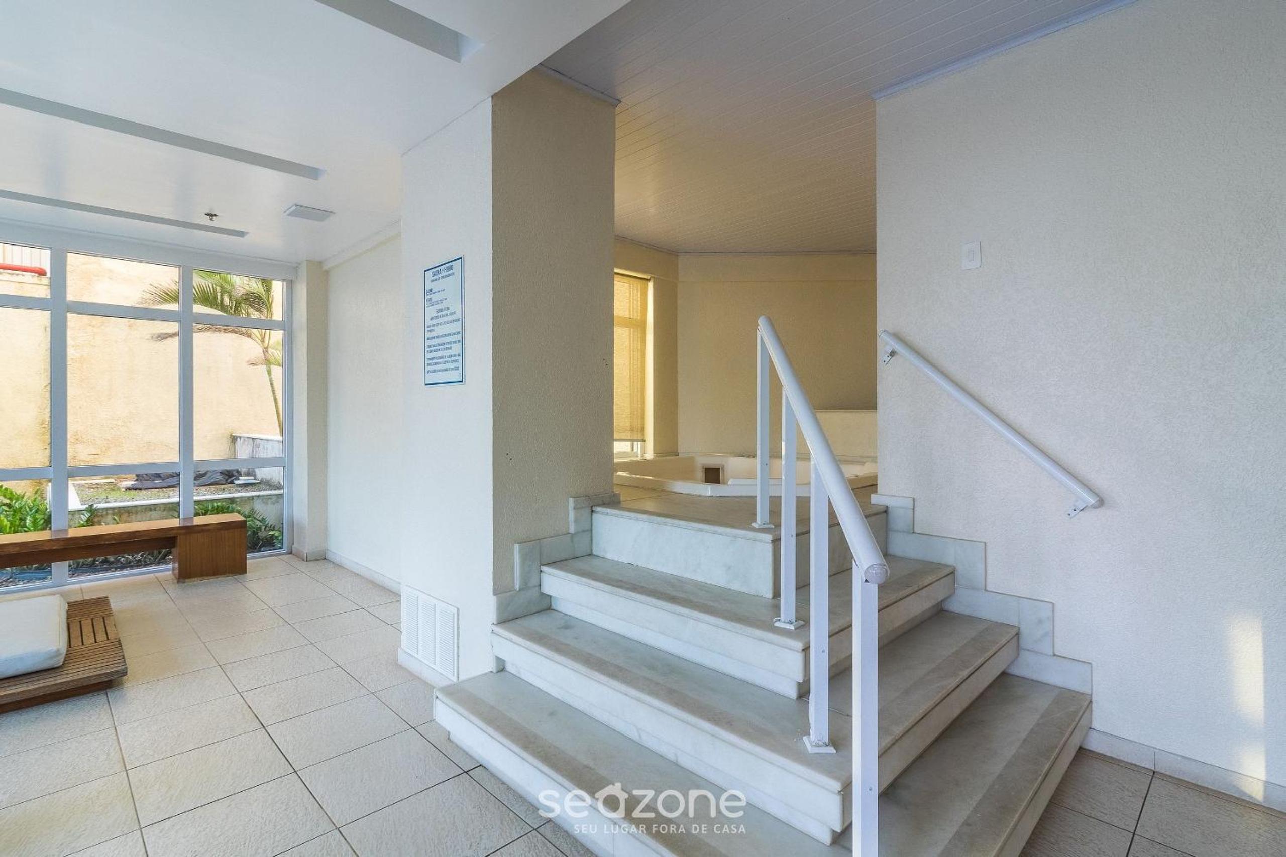 1 Bedroom Apartment in Oceanfront Condo MNDA0217