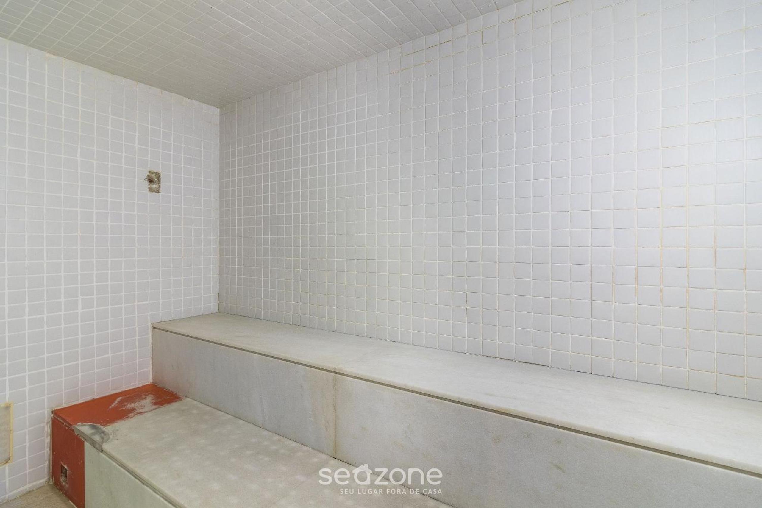 1 Bedroom Apartment in Oceanfront Condo MNDA0217