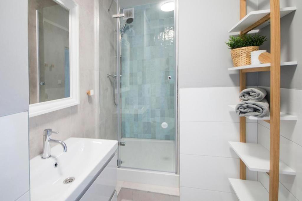 Close-Urban Chic -3 Bedrooms - Warsaw Stays - Ogrodowa