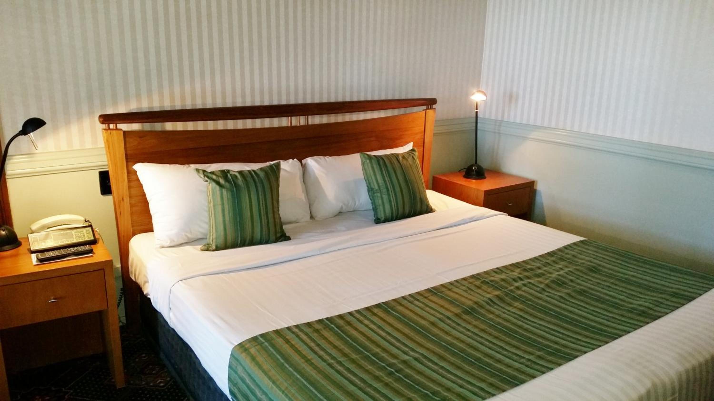 Brisbane Vacations - Manly Hotel - Property Image 25