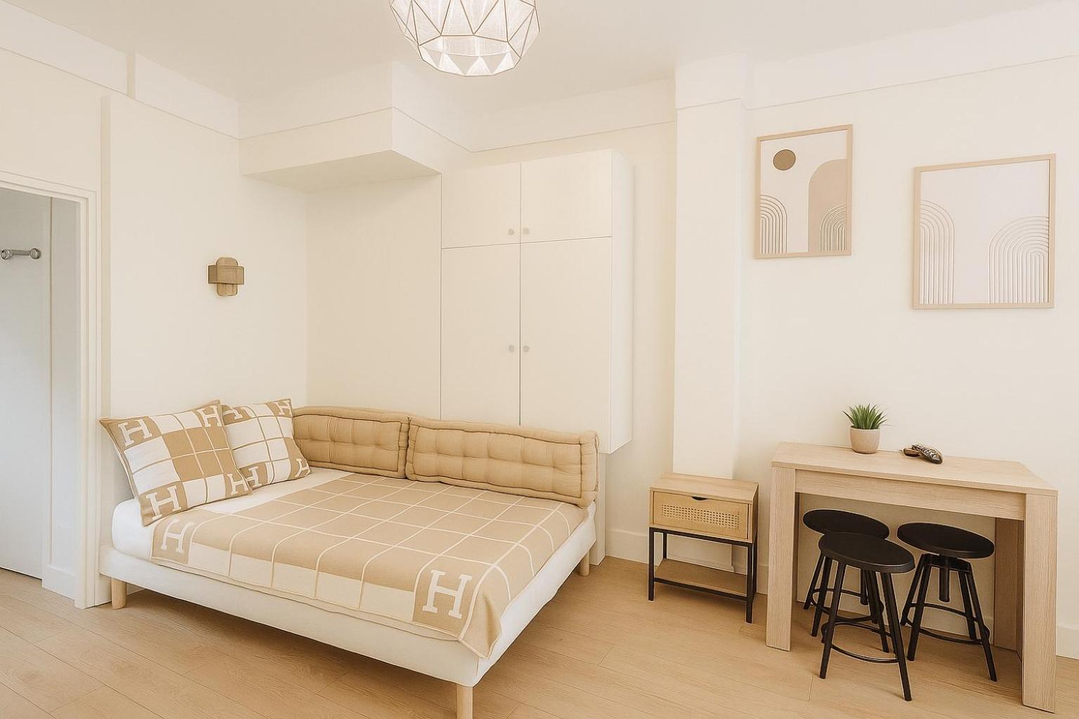 ARC DE TRIOMPHE-CARNOT Luxury & Design