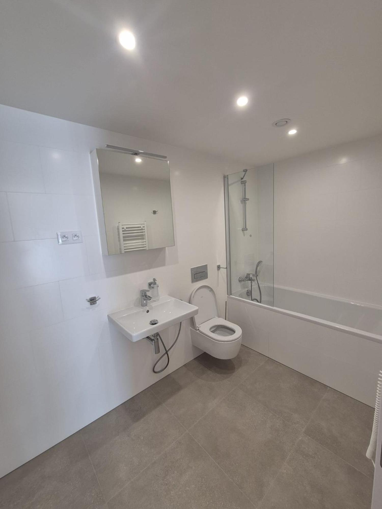 Smichov Luxury Apartments with Free Parking