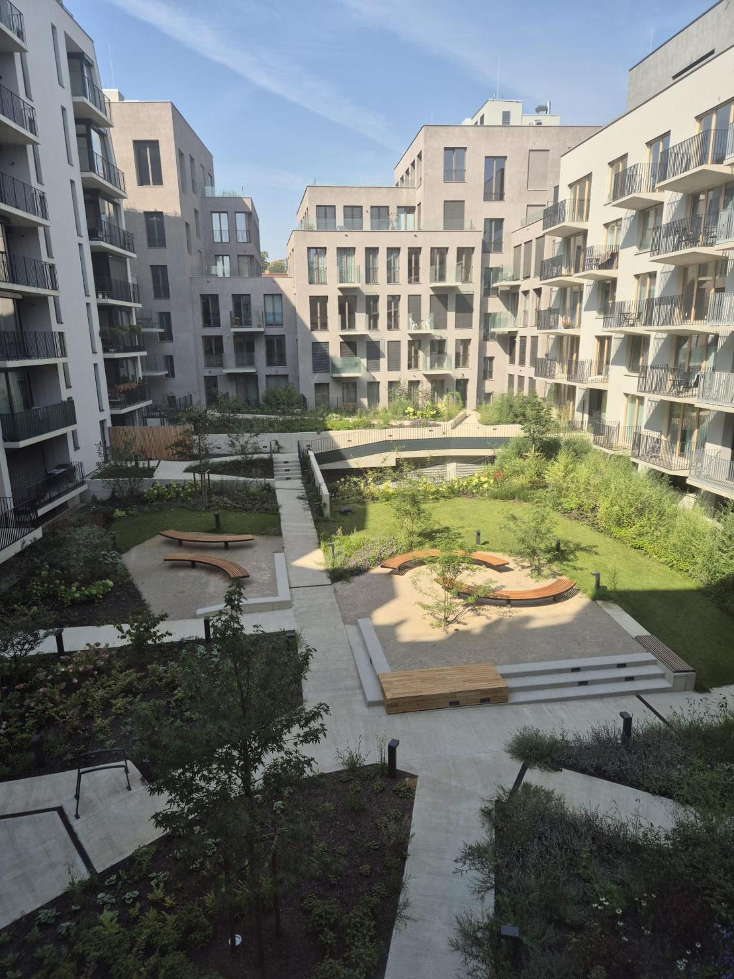 Smichov Luxury Apartments with Free Parking