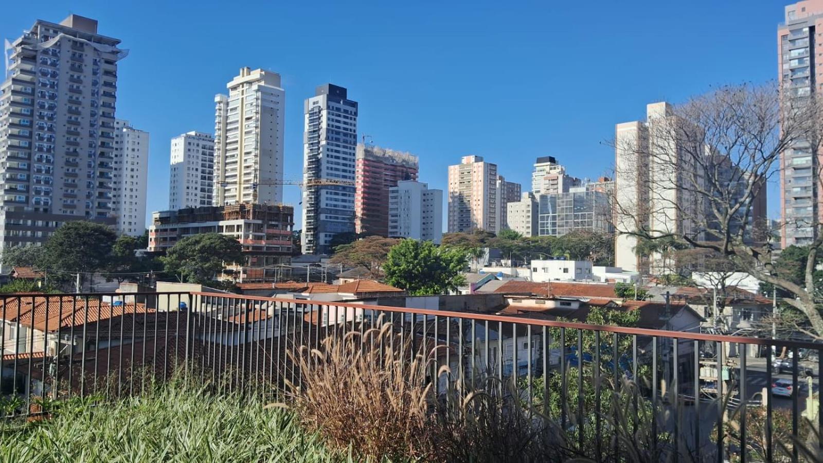 Studio Brooklin 4 min a pé metrô Borba Gato SP facilidade e conforto
