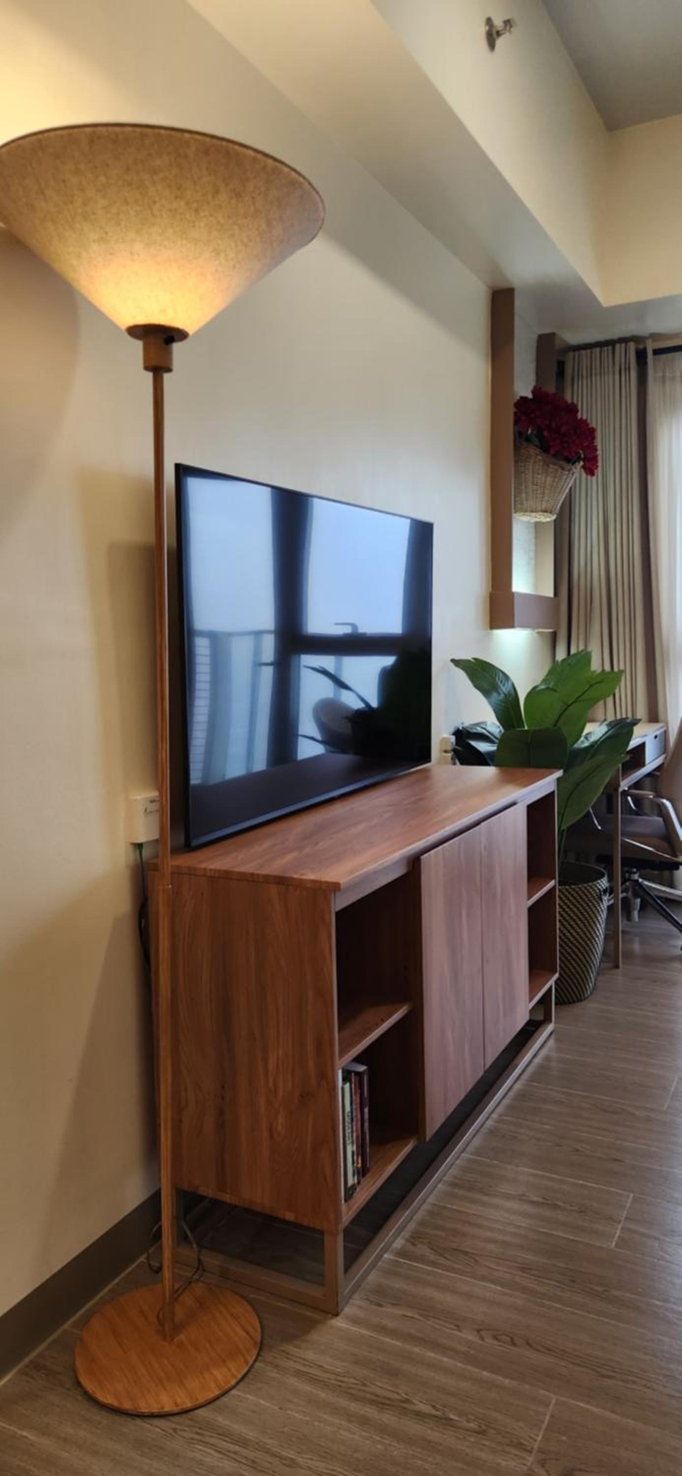 29c BGC Cozy Suite Steps Away From Major Malls with Paid Parking and Gym with Fast Wi-fi
