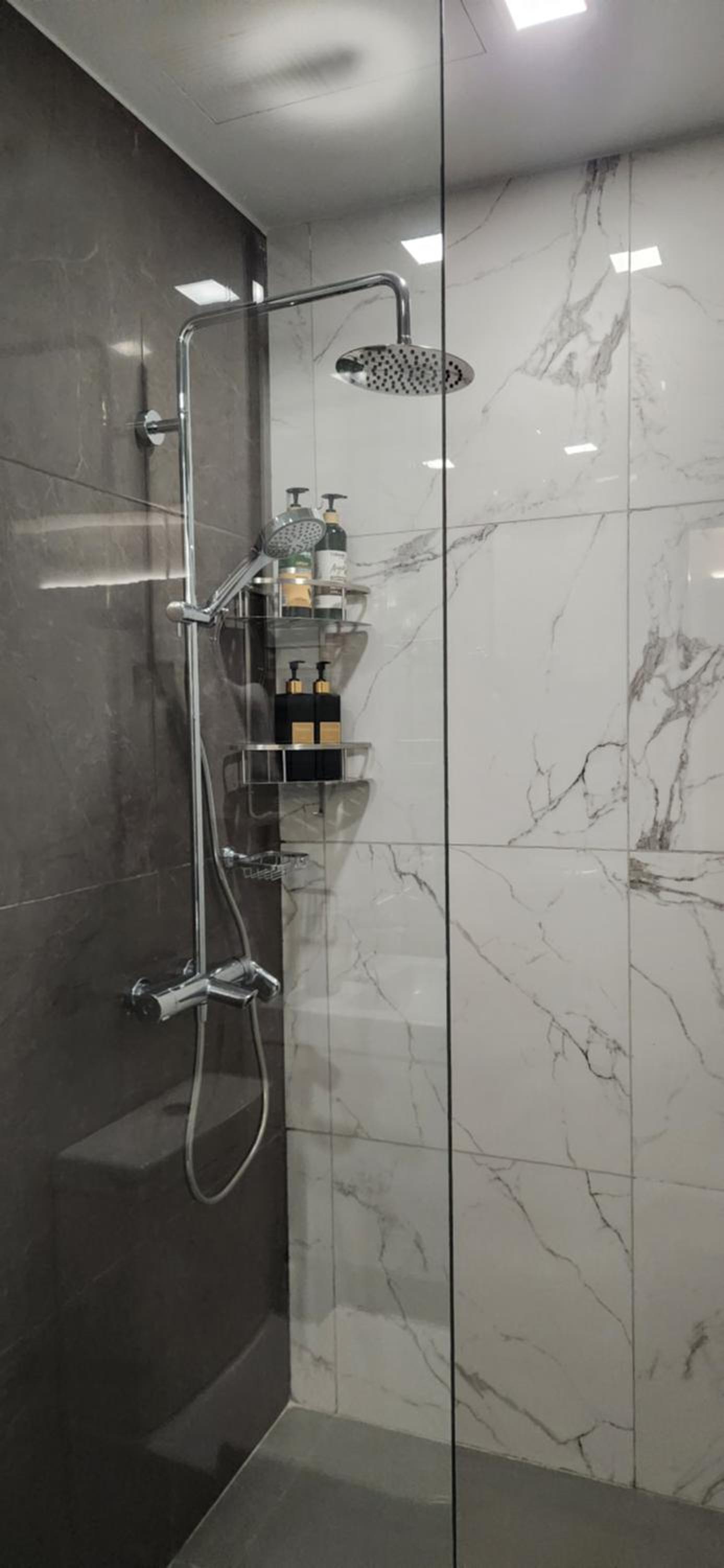 29c BGC Cozy Suite Steps Away From Major Malls with Paid Parking and Gym with Fast Wi-fi